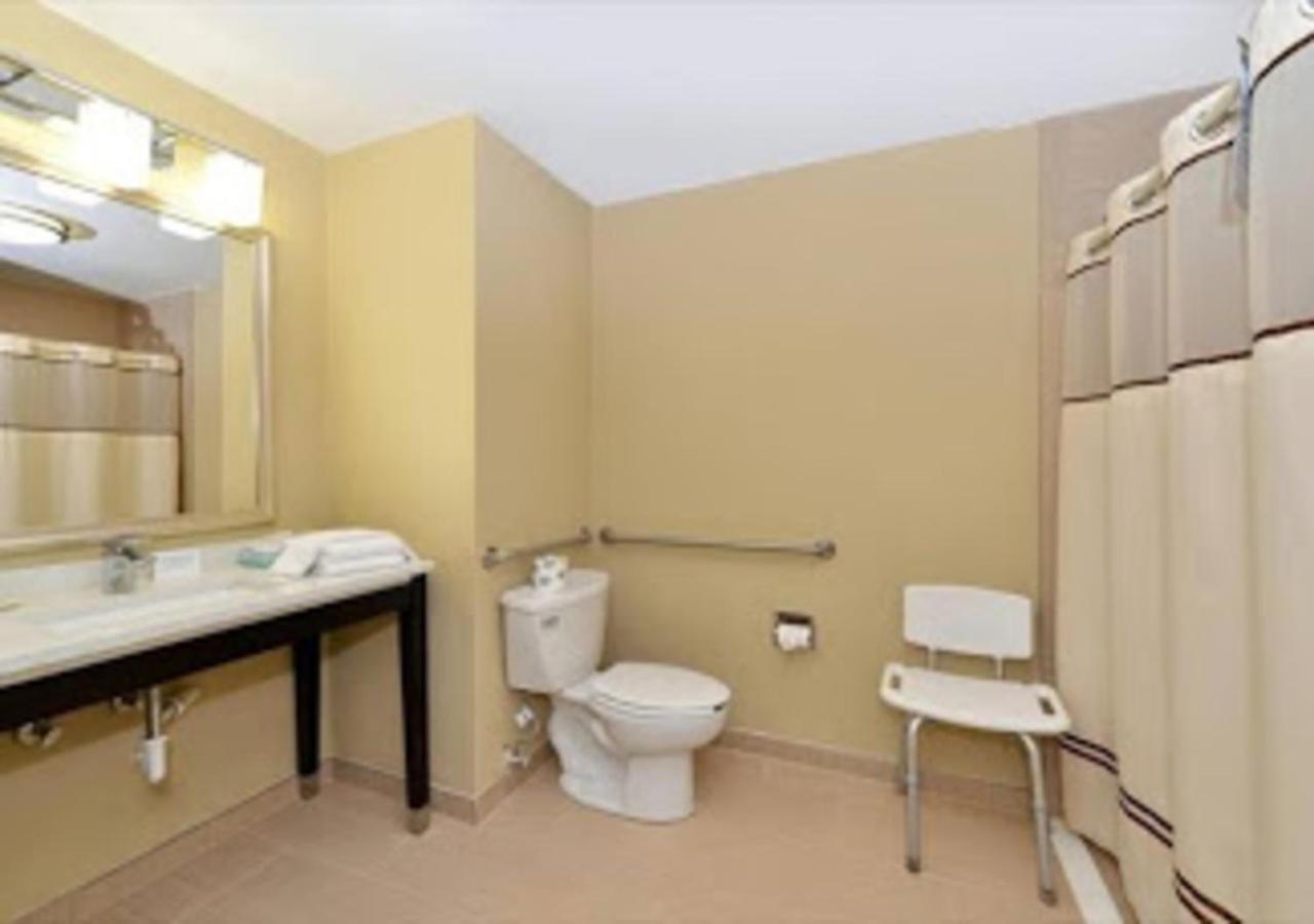 Quality Suites Nashville Airport Εξωτερικό φωτογραφία