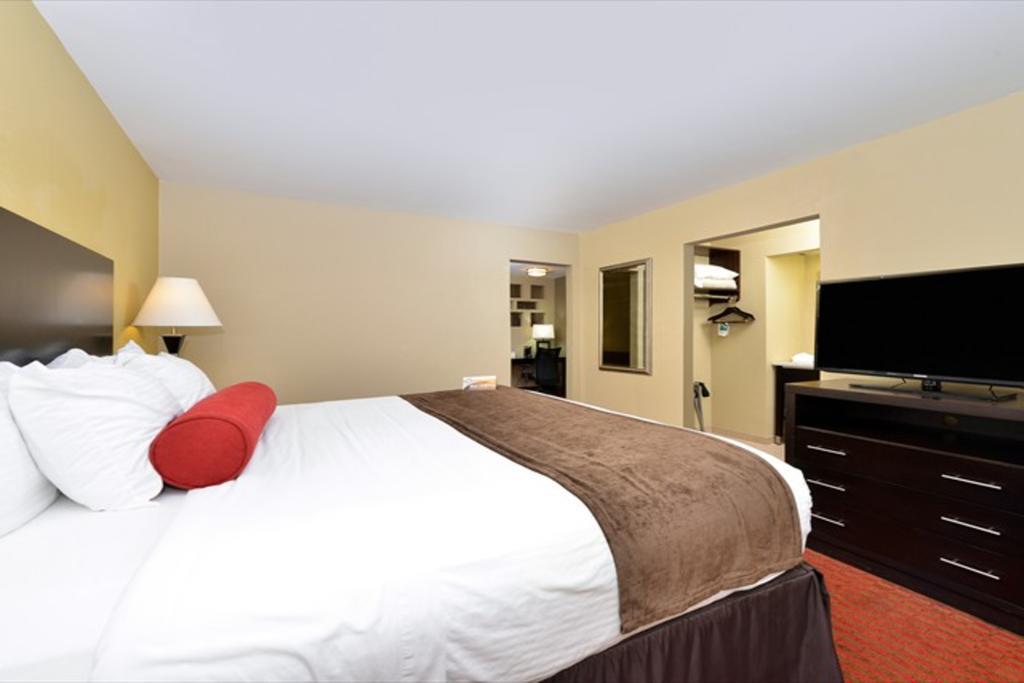 Quality Suites Nashville Airport Εξωτερικό φωτογραφία